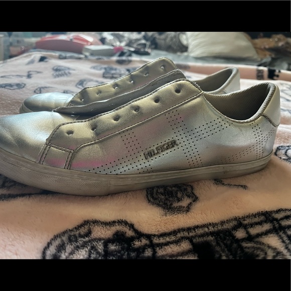 Tommy hilfiger silver shoes - Picture 2 of 2